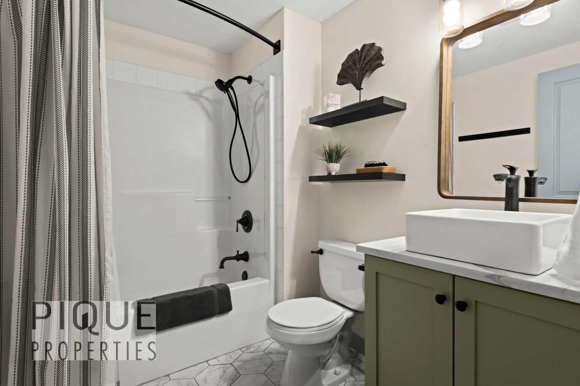 Appartement Mountain Loft Retreat, Heated Pool & Hot Tub, Ug Parking, Balcony, Wifi! à Canmore Extérieur photo